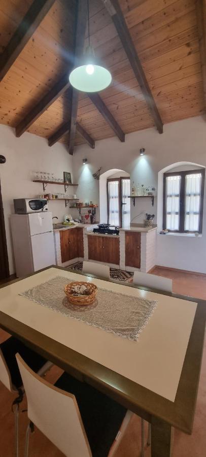 Villa Olive Old 체파로 외부 사진