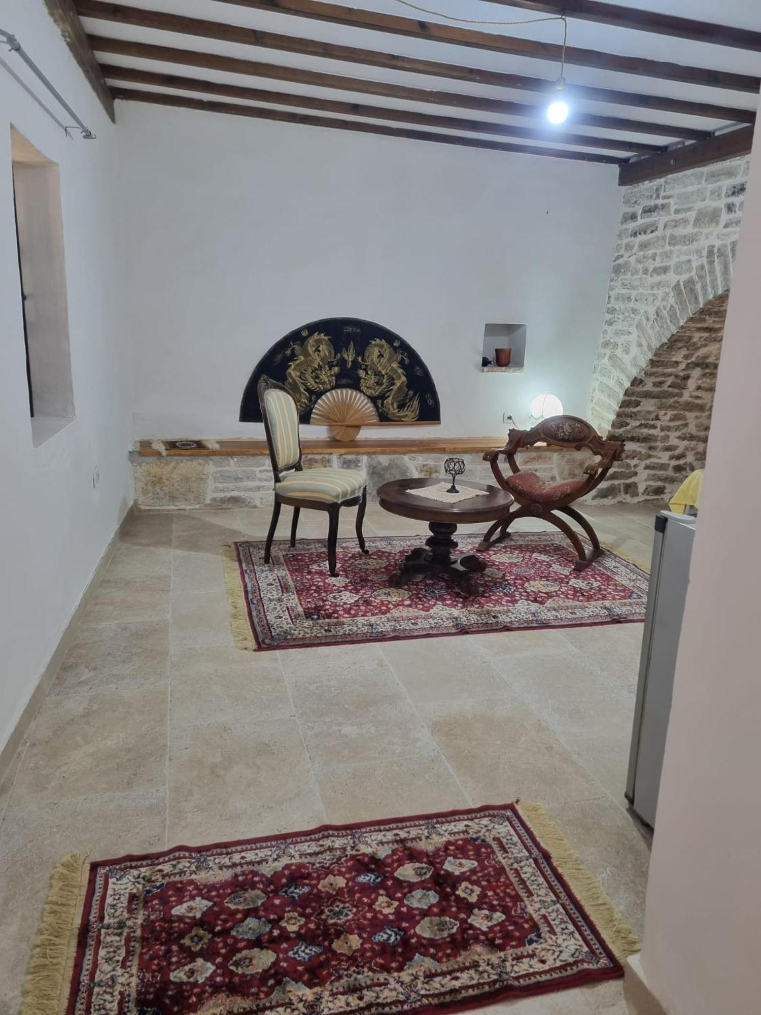 Villa Olive Old 체파로 외부 사진
