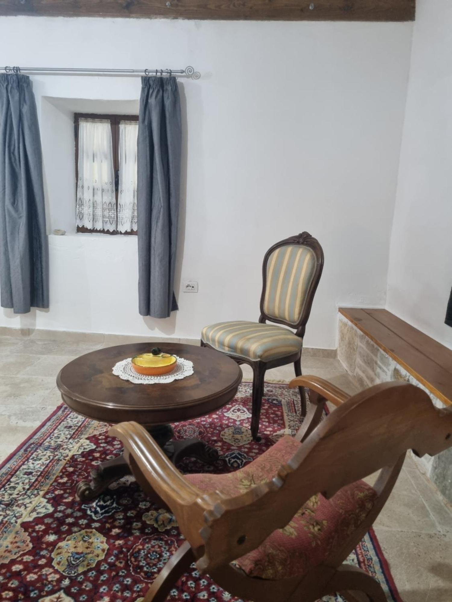 Villa Olive Old 체파로 외부 사진