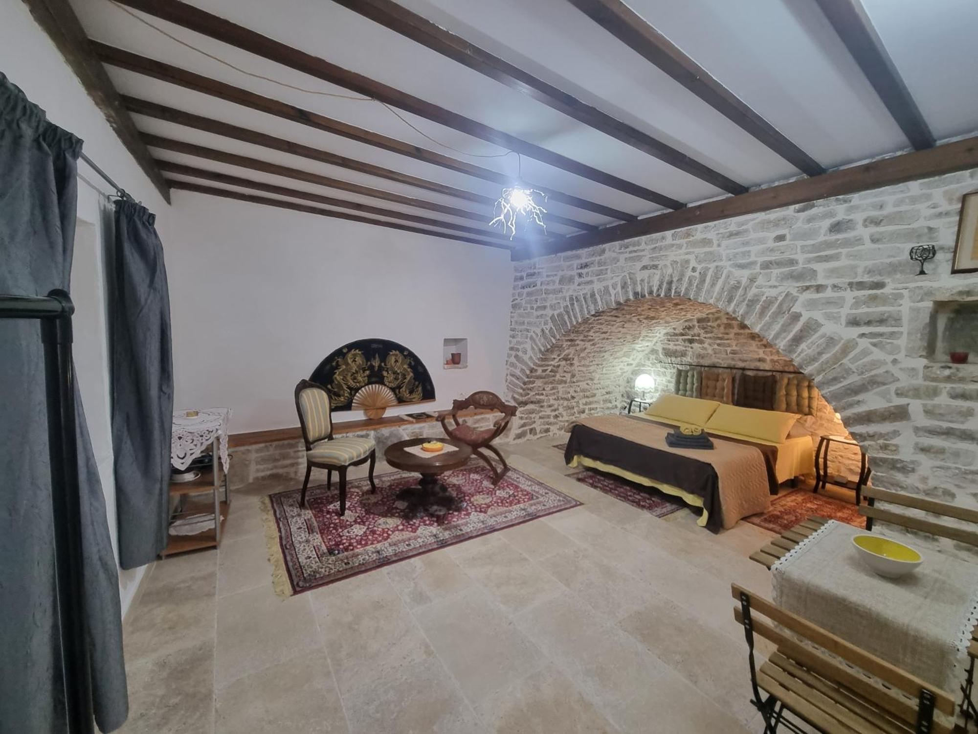 Villa Olive Old 체파로 외부 사진