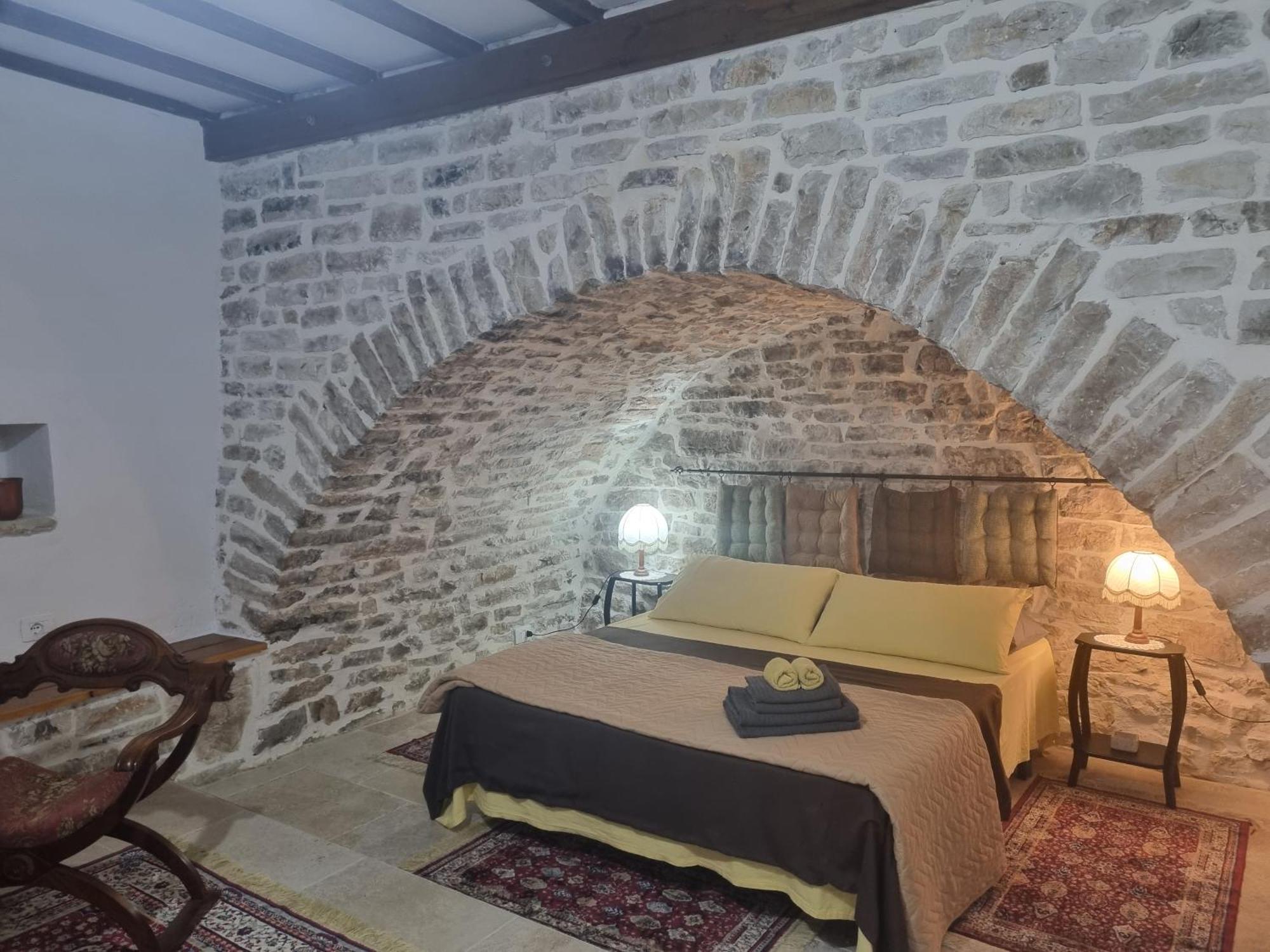 Villa Olive Old 체파로 외부 사진