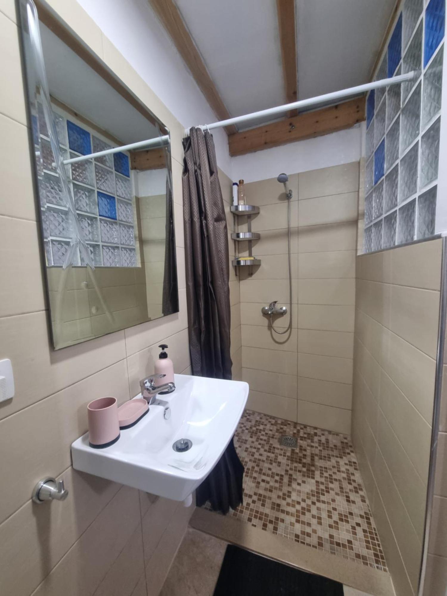Villa Olive Old 체파로 외부 사진