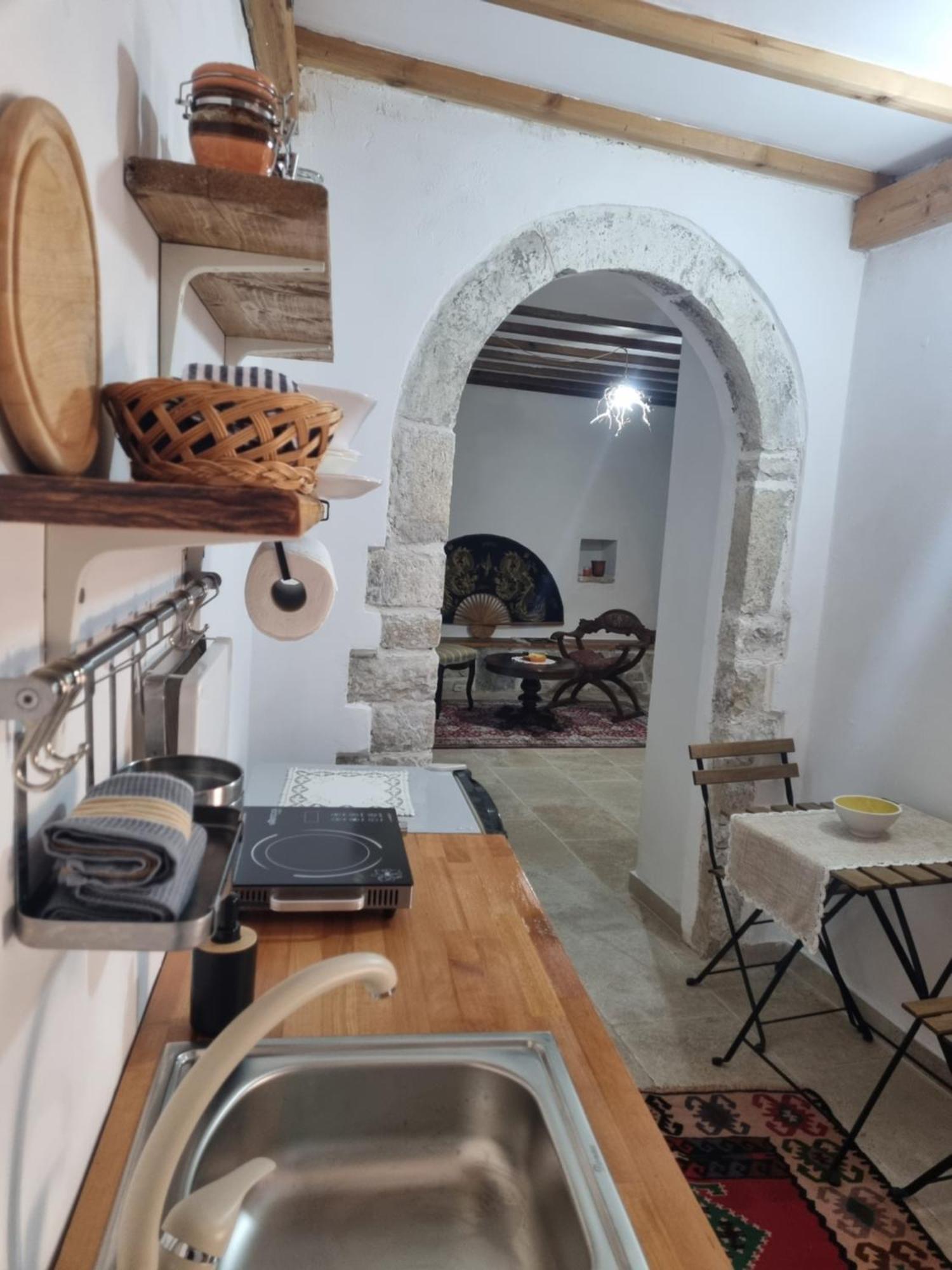 Villa Olive Old 체파로 외부 사진