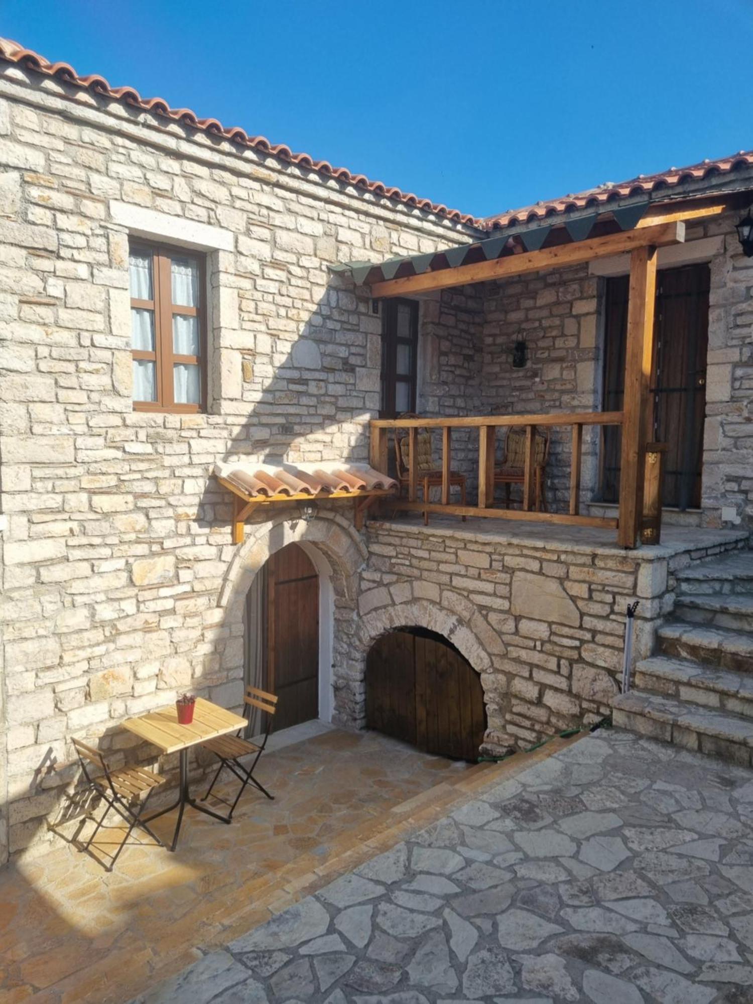 Villa Olive Old 체파로 외부 사진