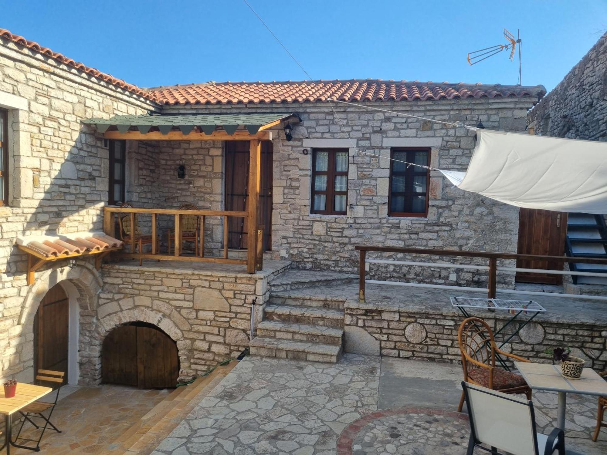 Villa Olive Old 체파로 외부 사진